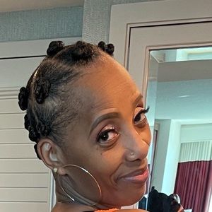 Meet your Posher, Linda